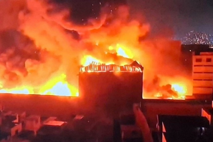 El Ataque por Bombardeo, Los Chorros Hipócritas y La Experie