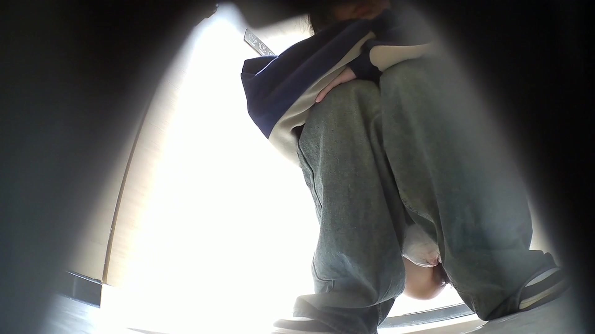 Toilet Spy — 0428(39) — screenshot 2