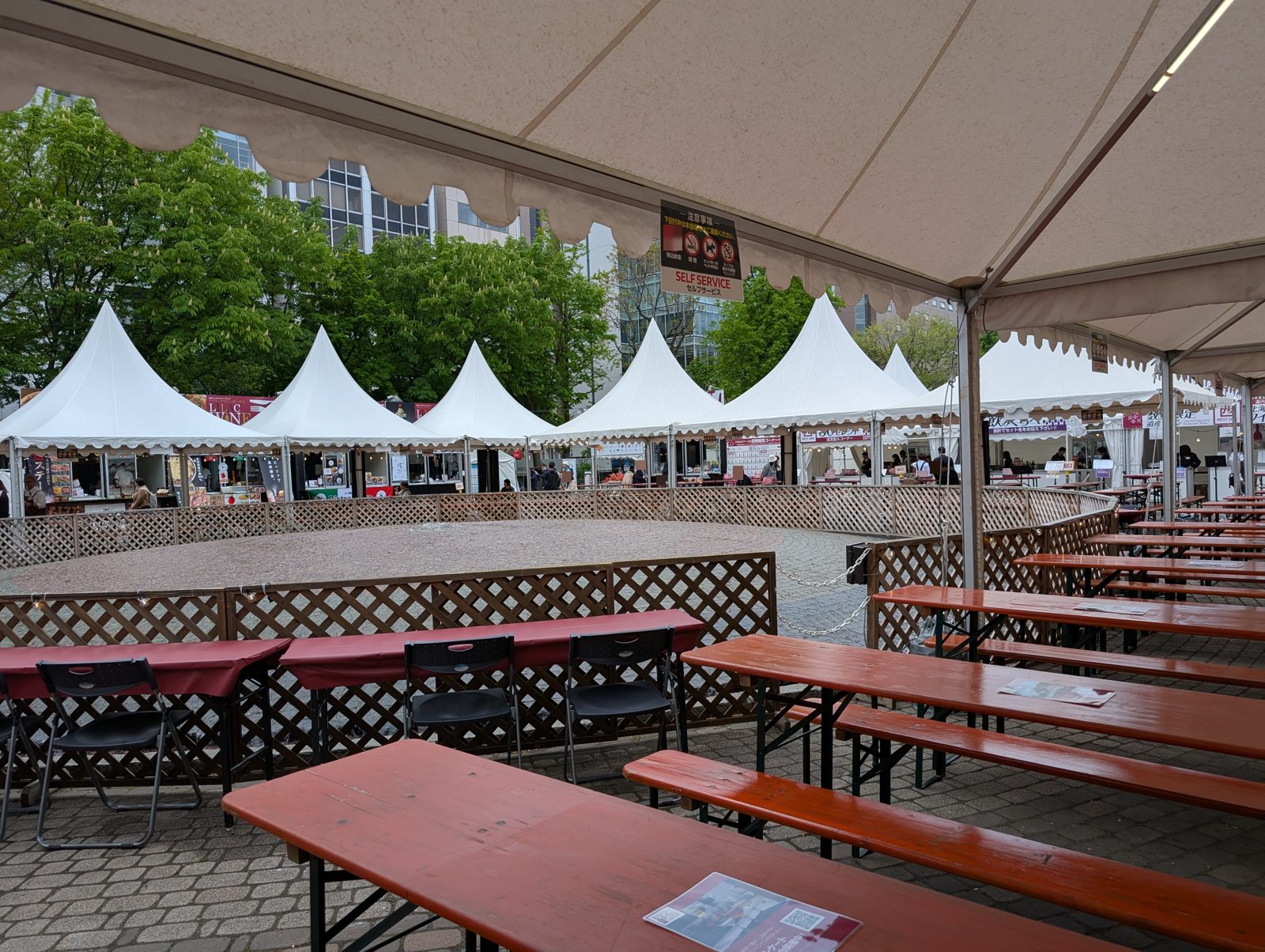 ワインガーデンの会場全景