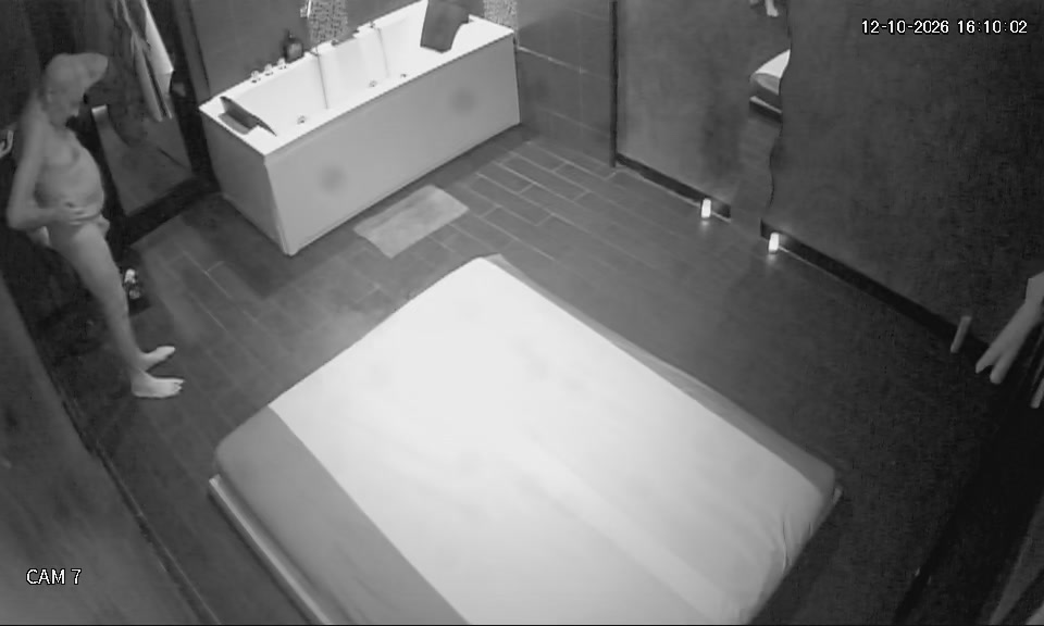 Hidden Voyeur 2 — 2M (74) — screenshot 2