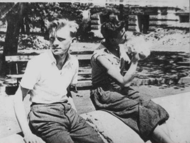 rudy (left) jerzy (right) rudy (left) jerzy (right)