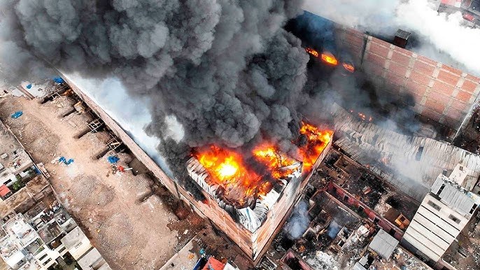 El Ataque por Bombardeo, Los Chorros Hipócritas y La Experie