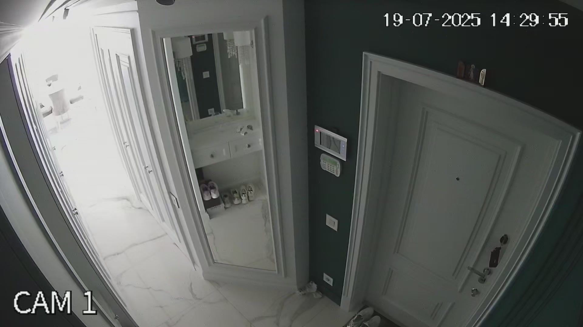 Hidden Voyeur — 1_5028405778667538133 — screenshot 2
