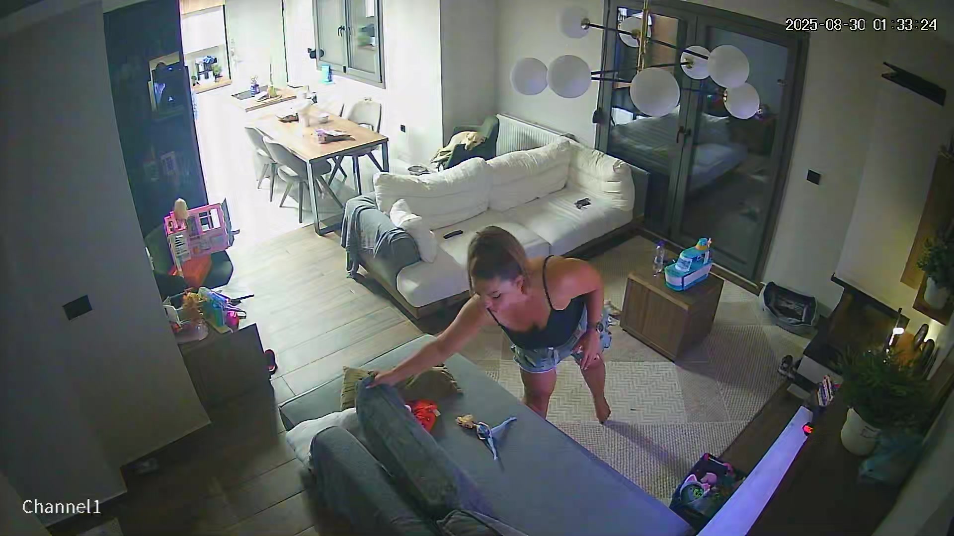 Hidden Voyeur — 1_5163523280841213134 — screenshot 2