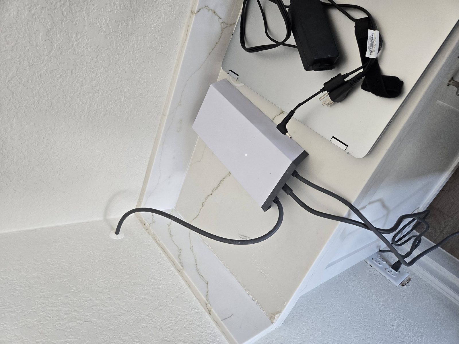 Starlink router mounted cleanly indoors