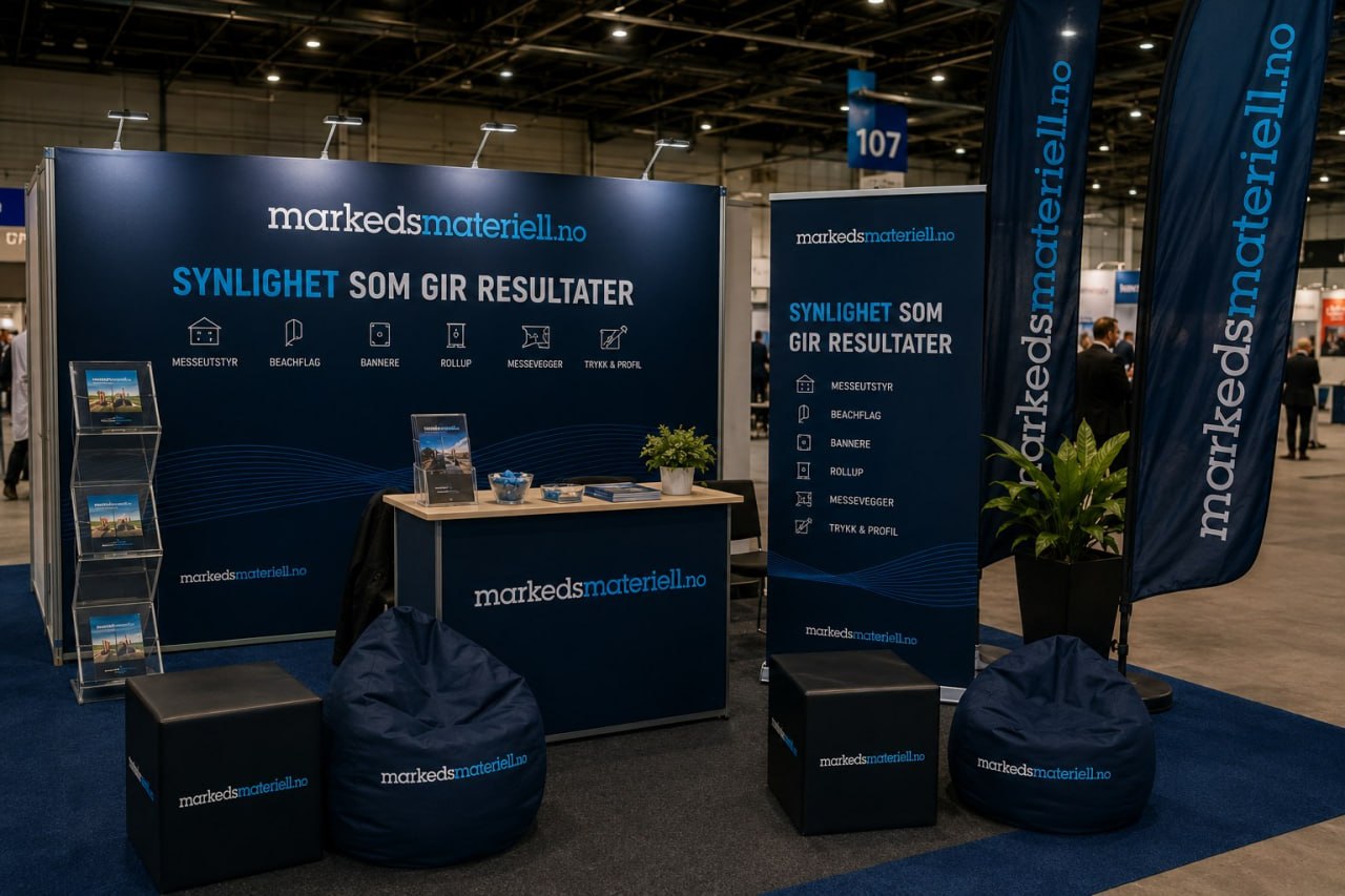 Komplett markedsmateriell.no messestand i stor messehall innendørs