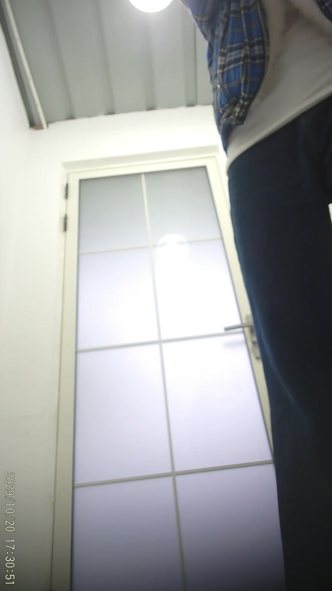 Toilet Spy — 0310(85) — screenshot 2