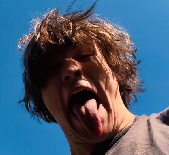 edmondx super long tongue lmao