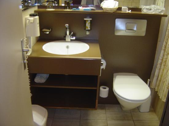 Instalación de Rociadores en Cuartos de Baño