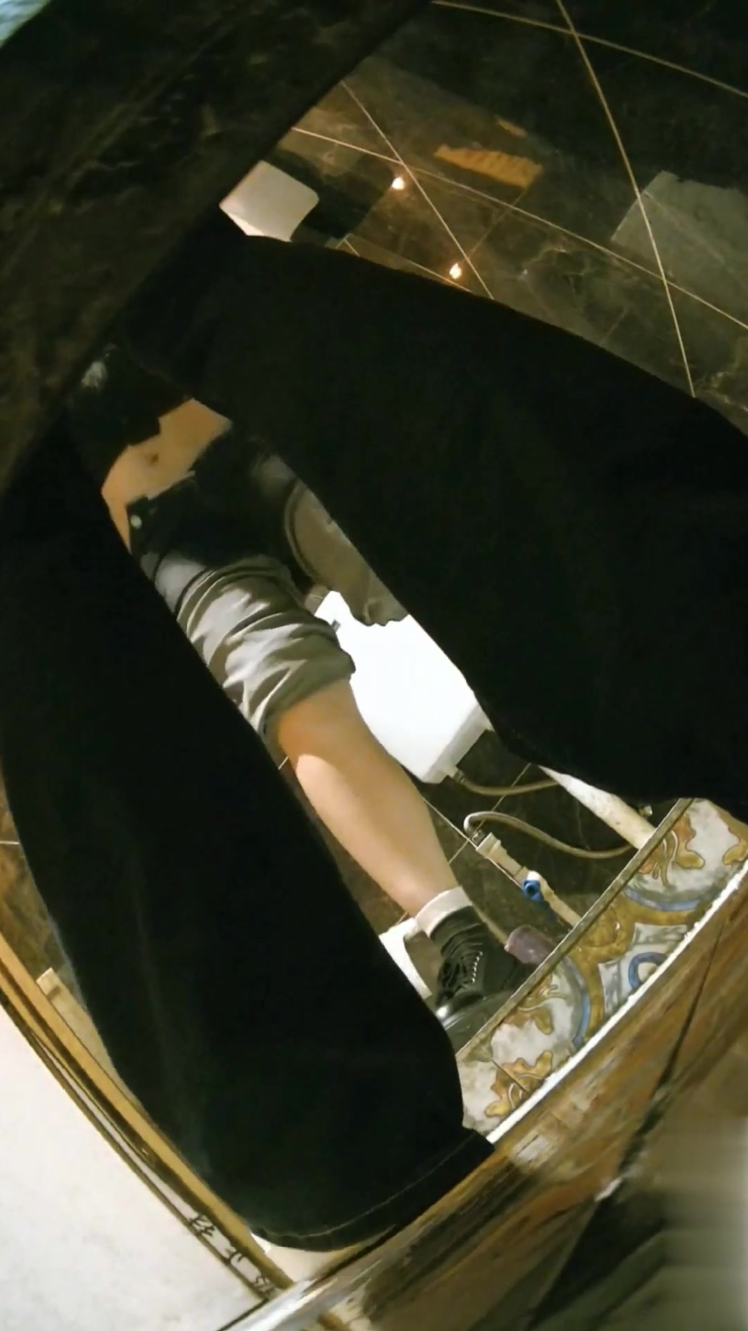 Toilet Spy — 0224(106) — screenshot 2