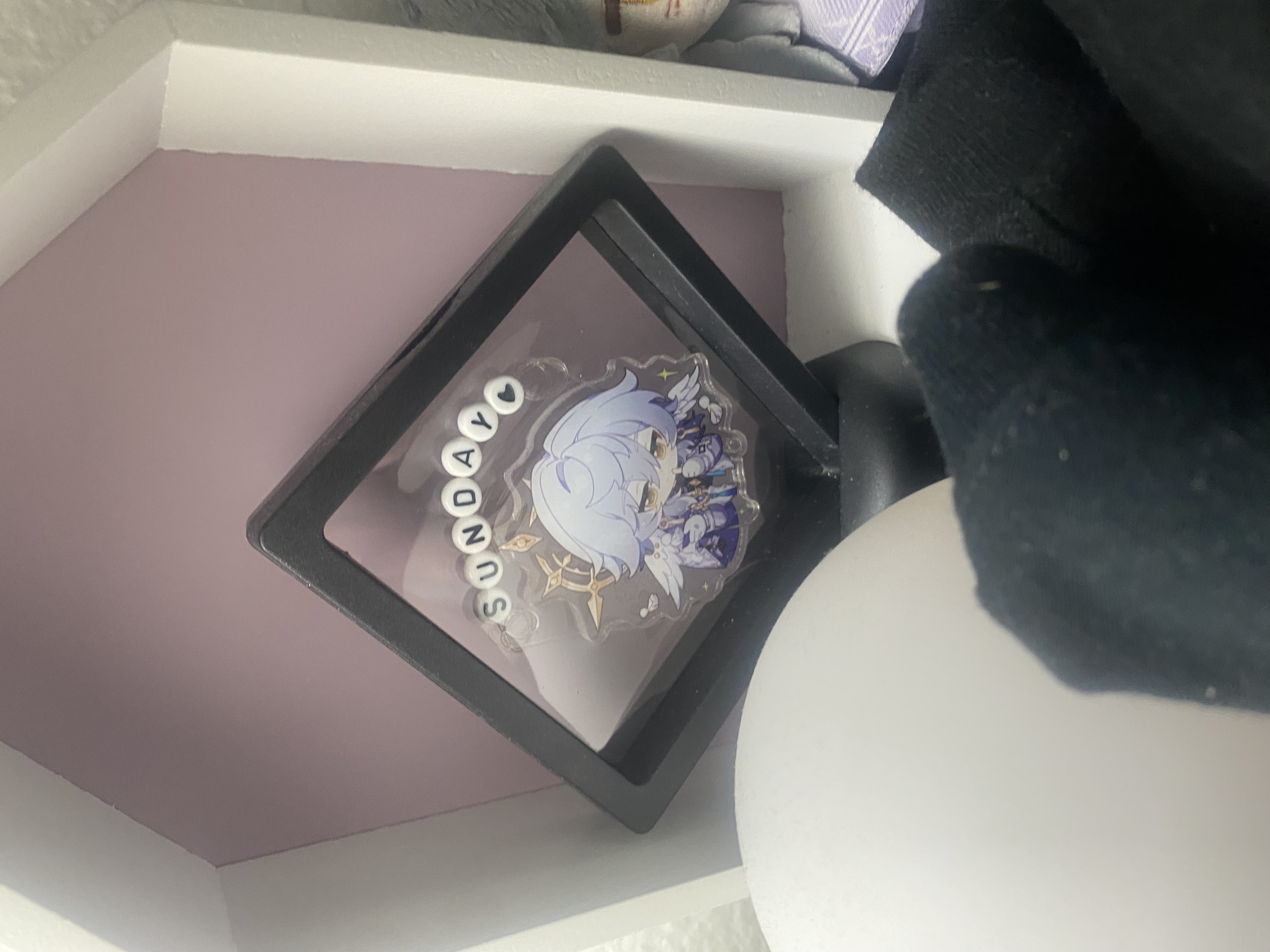 broken keychain (/ _ ; )