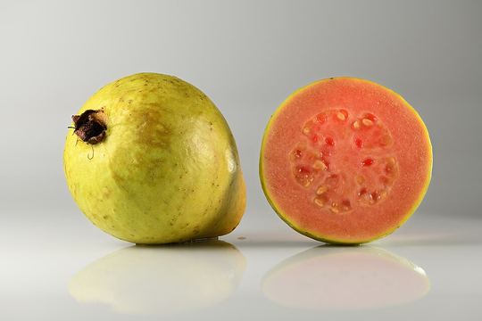 Food 10: Guava / Fresh Amrood (High Pectin & Low Fructose)
