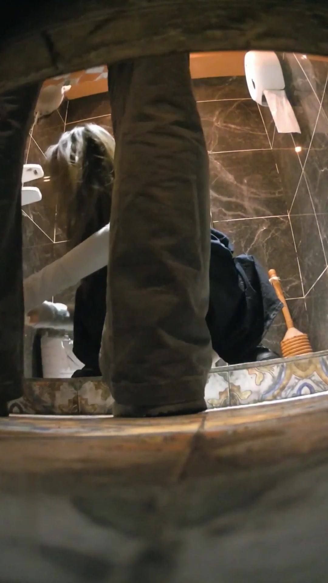 Toilet Spy — 0224(84) — screenshot 2