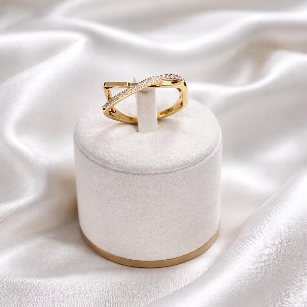 Elegant Cross Ring