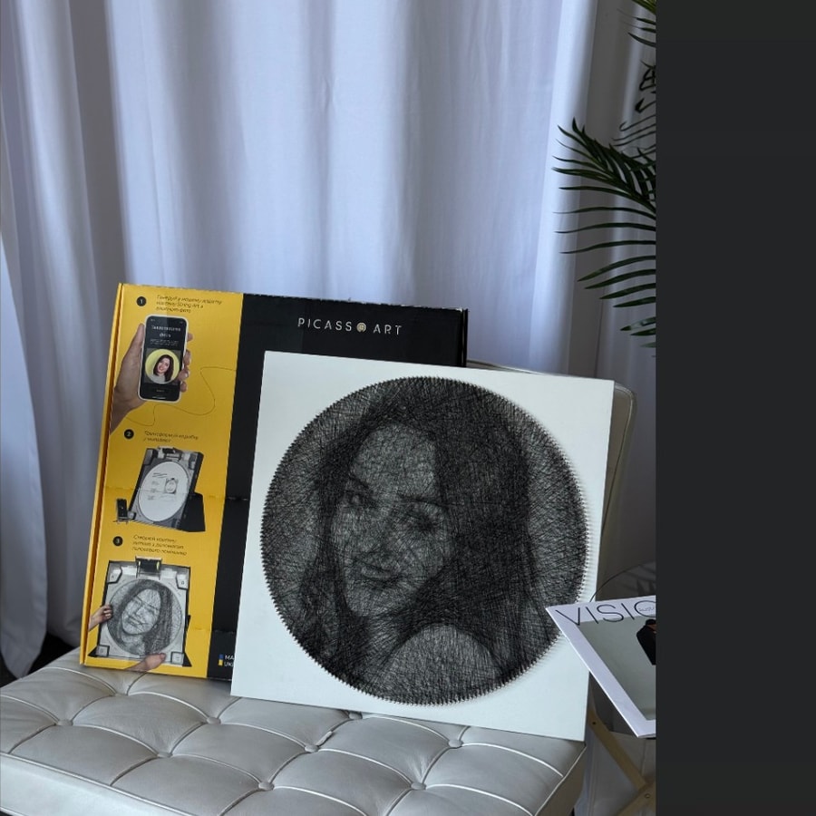 Набір PicassoART і готова картина ниткою