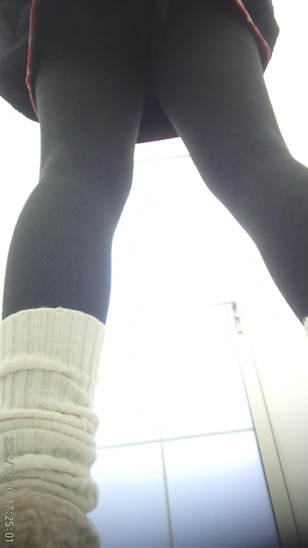 Toilet Spy — 0310(82) — screenshot 2