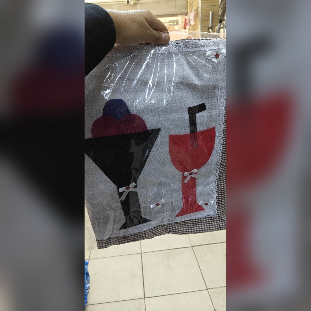 كافر بوتاجاز ومطبخ كاروهات أحمر بفيونكات أنيقة