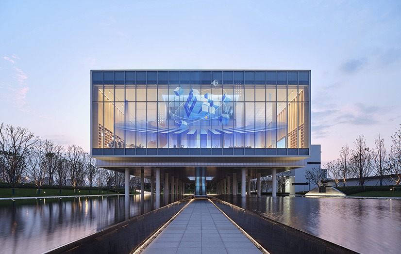Transparante LED gevel van onze internationale technologiepartner