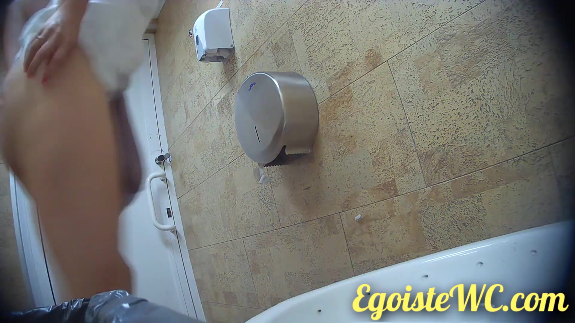 Toilet Spy — 0610(68) — screenshot 2