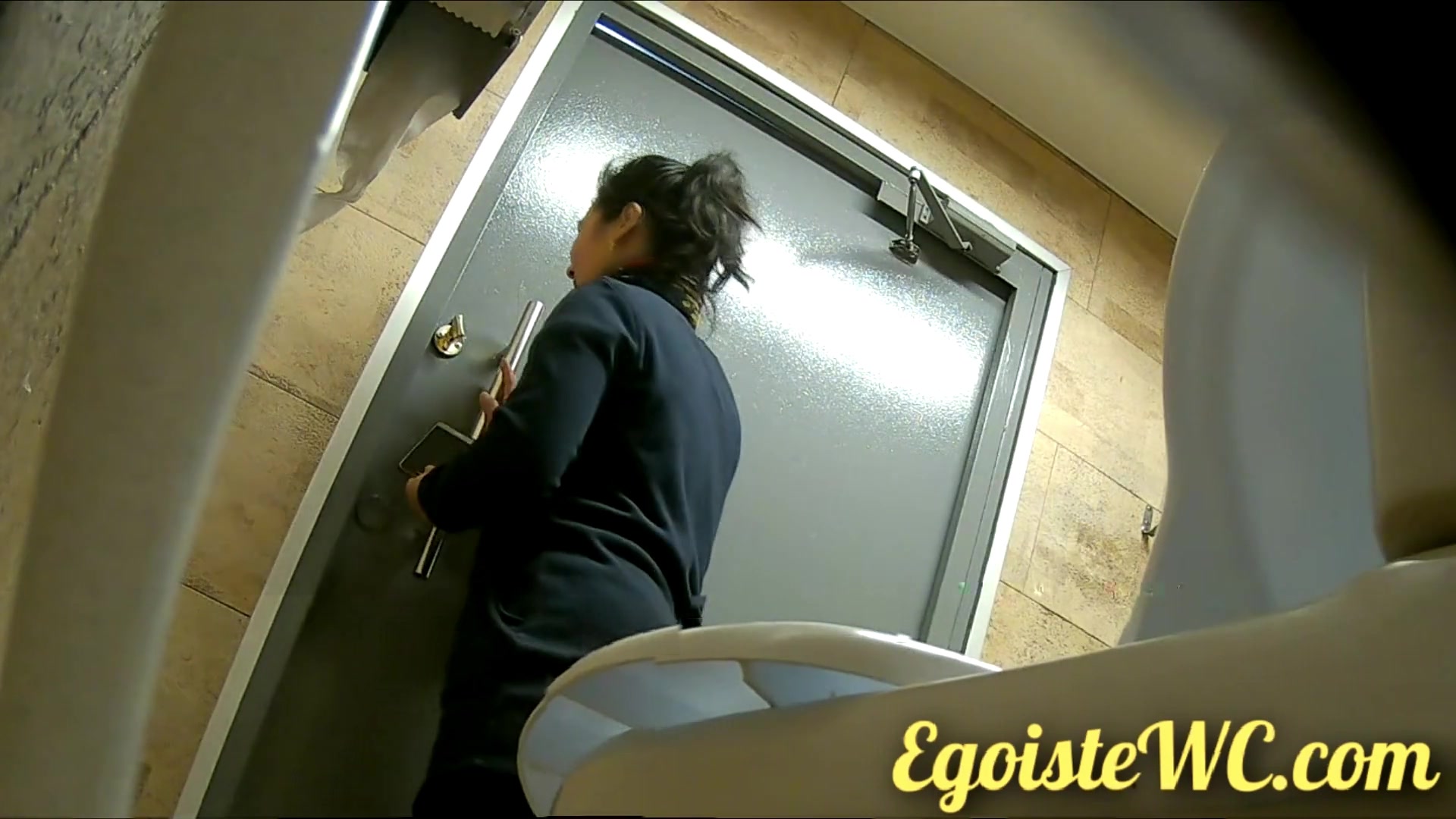 Toilet Spy — 0610(150) — screenshot 2