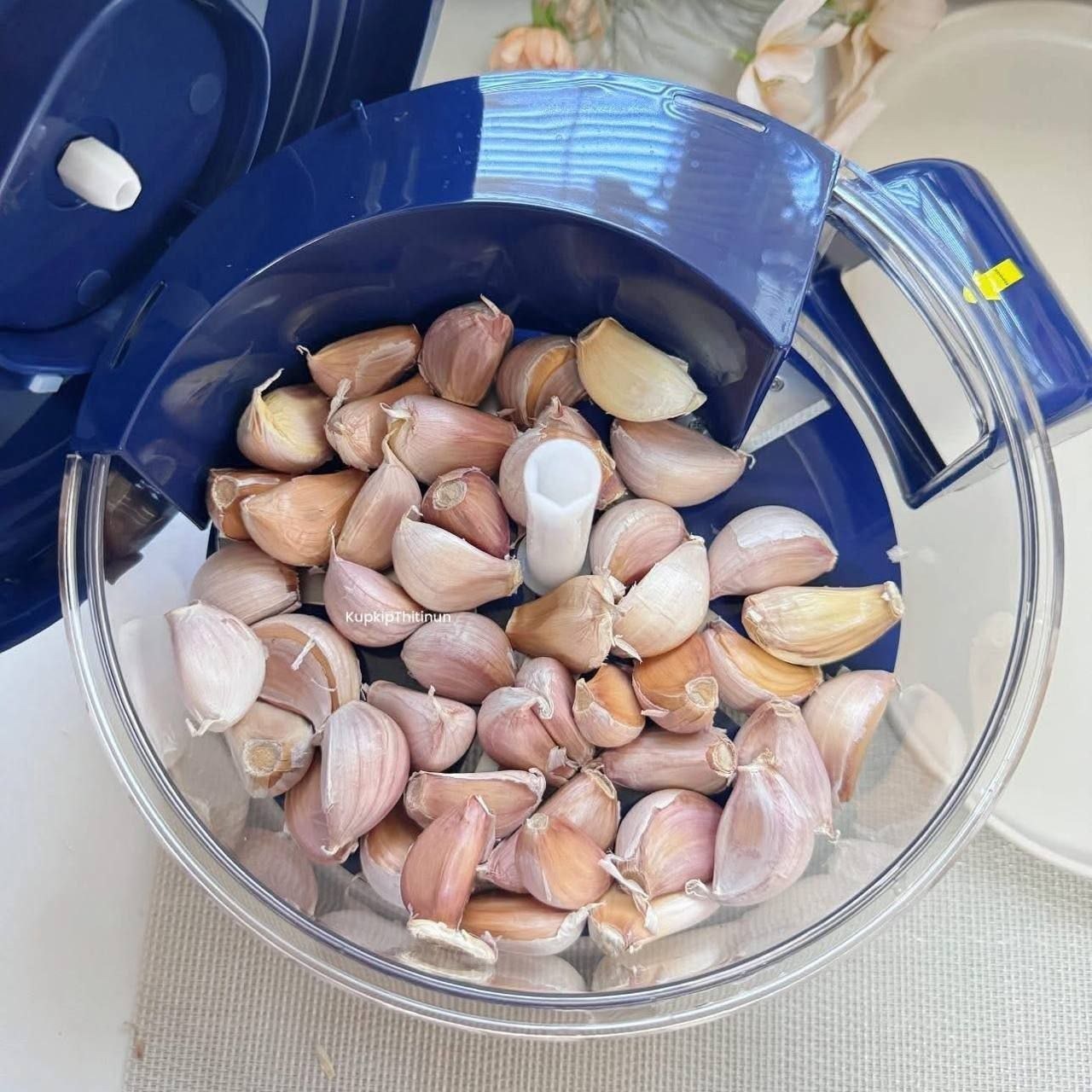 ماكينة تقشير الثوم والعنب