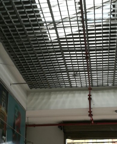 Rociadores Instalados en Techos Nubosos