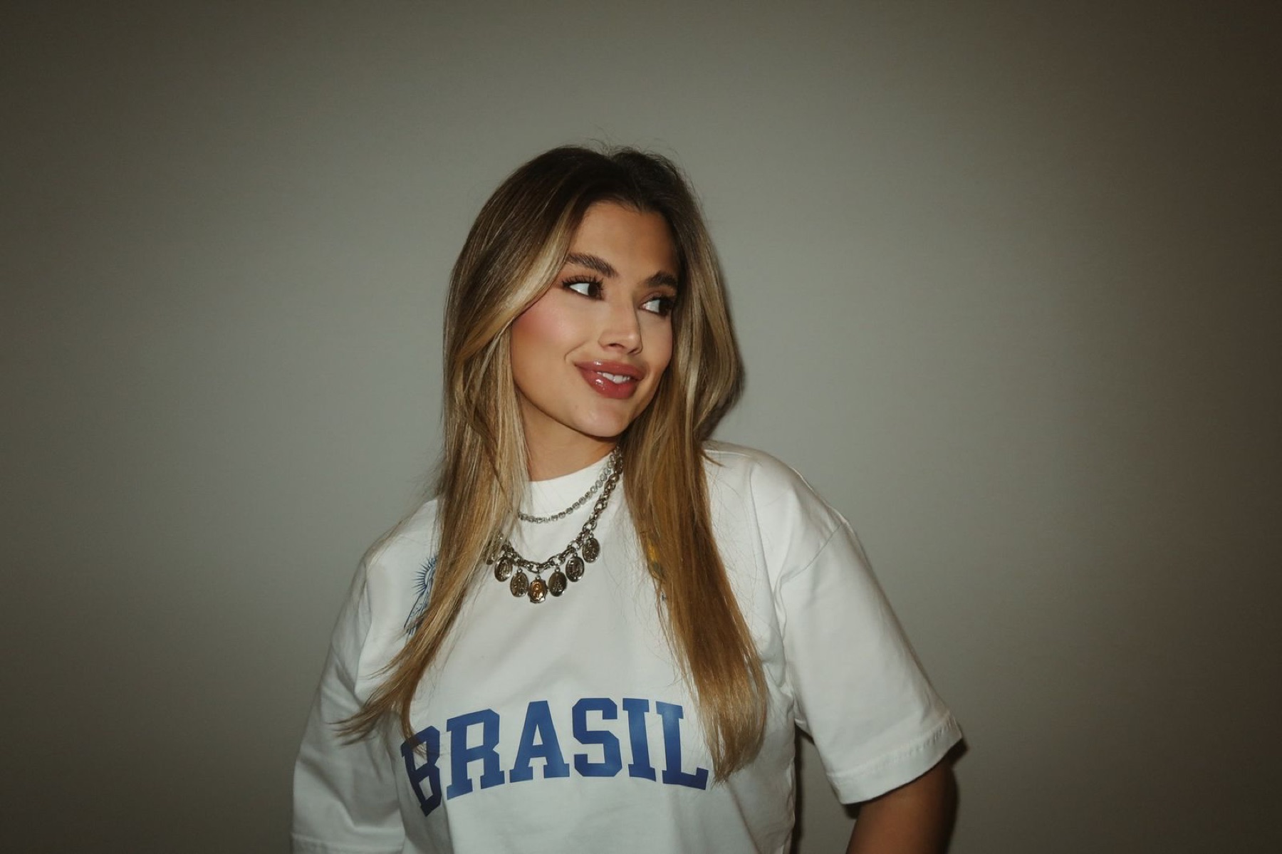 Cliente usando camiseta Nação Consagrada da HACE
