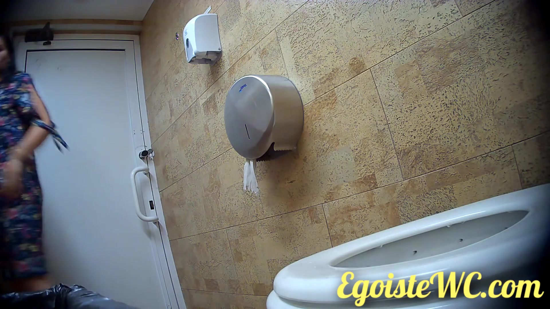 Toilet Spy — 0610(131) — screenshot 2