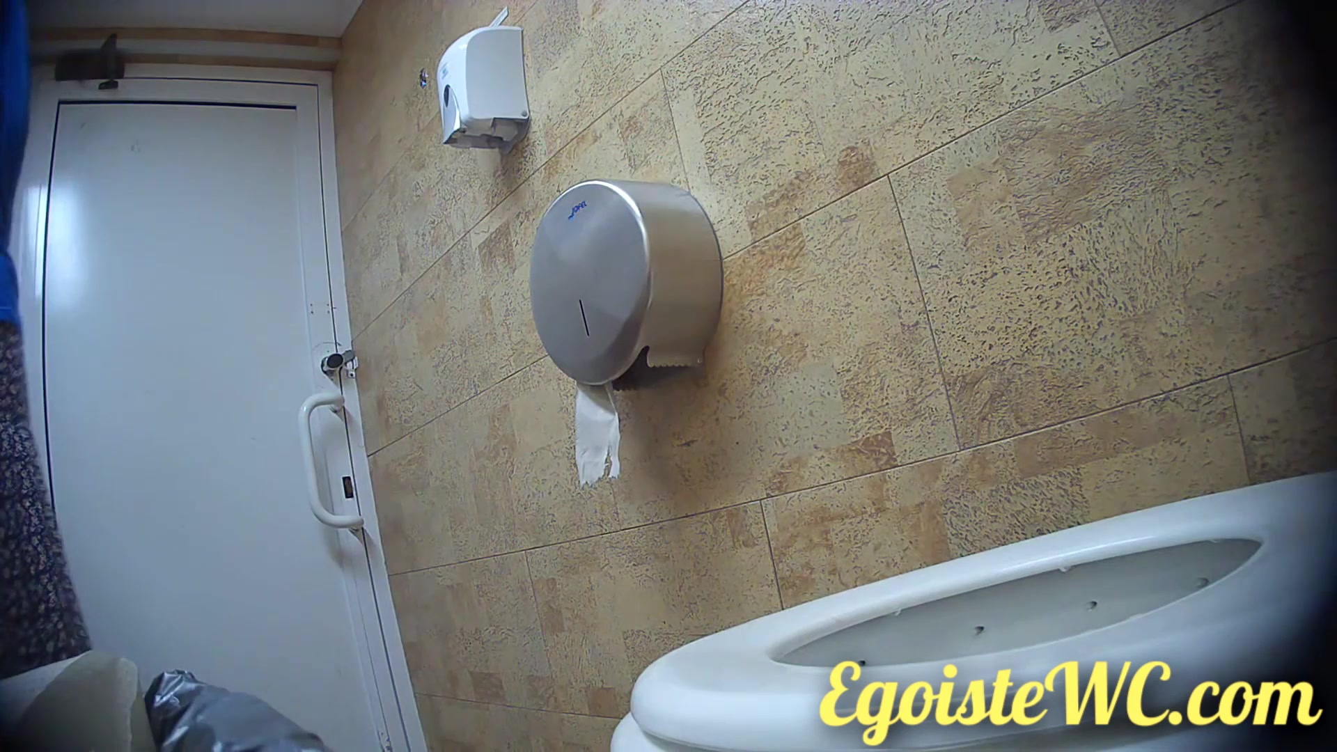 Toilet Spy — 0610(70) — screenshot 2