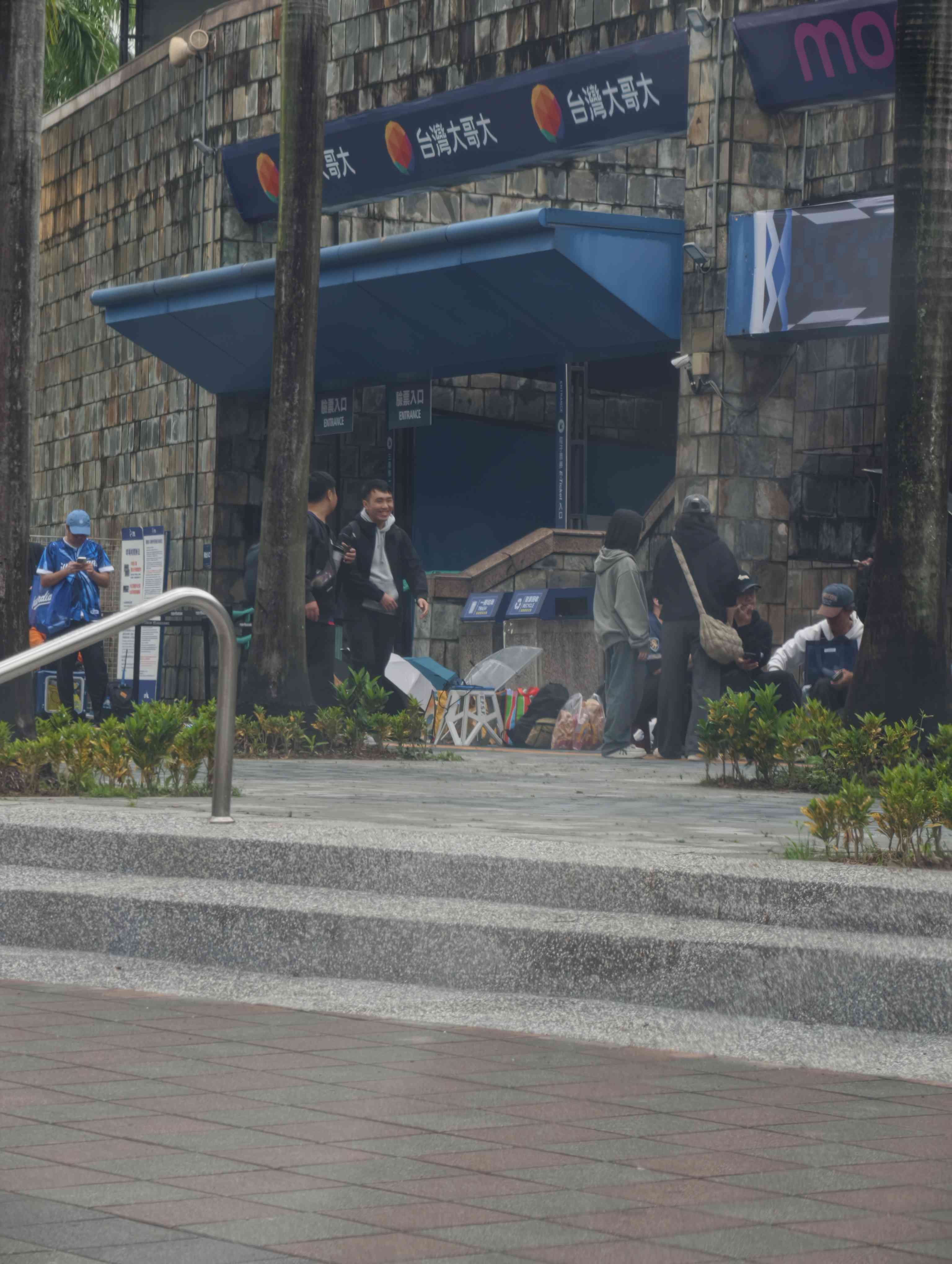 [情報] 今日4/4新莊內野完售 - 棒球 - PTT.BEST 批踢踢爆文 2