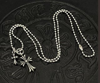 Аксессуары Chrome Hearts: кольца и браслеты