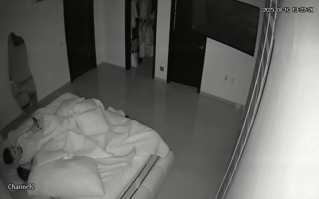 Hidden Voyeur — 1_5134612962618639943 — screenshot 2