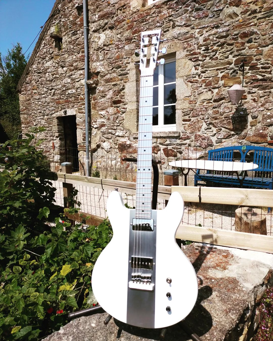 [GEAR] TIDES aluminum neckthru guitar r/Guitar