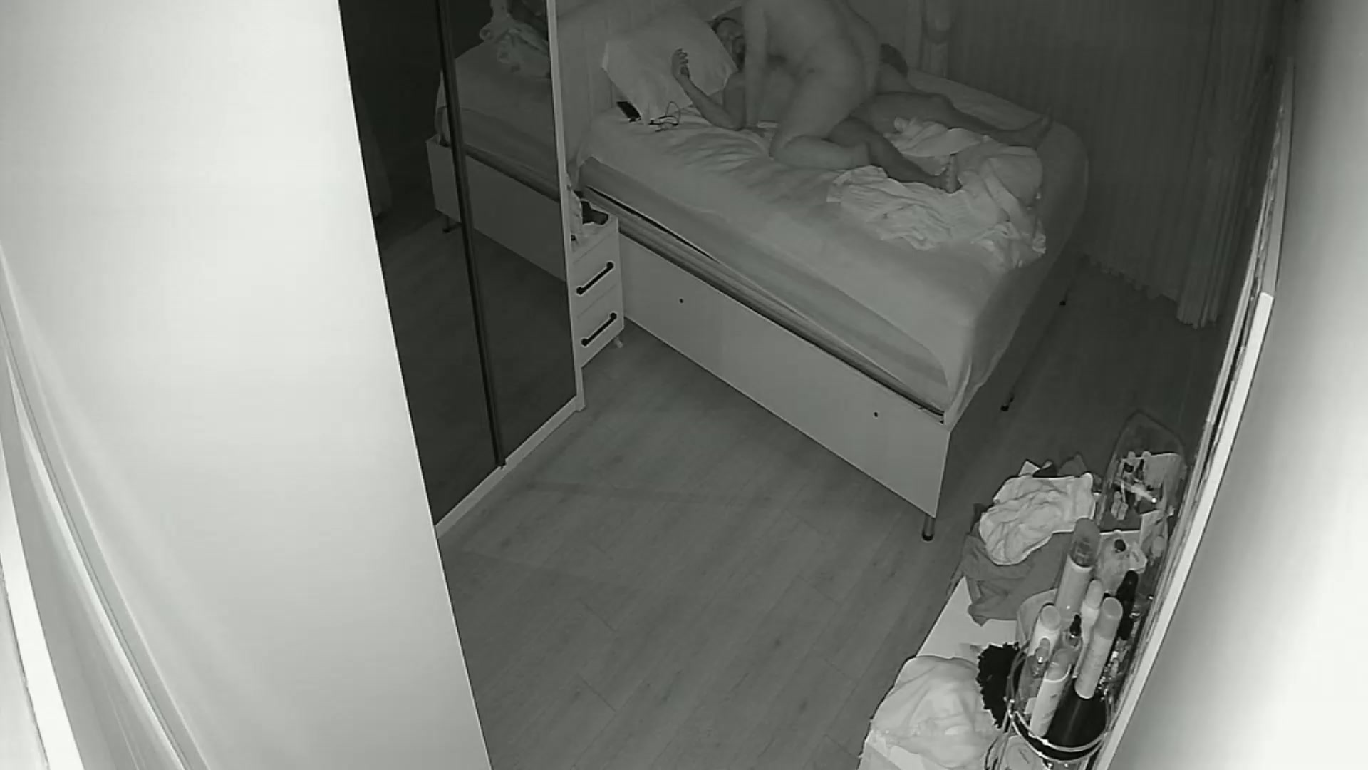 Hidden Voyeur — 1_5048634043839547296 — screenshot 2