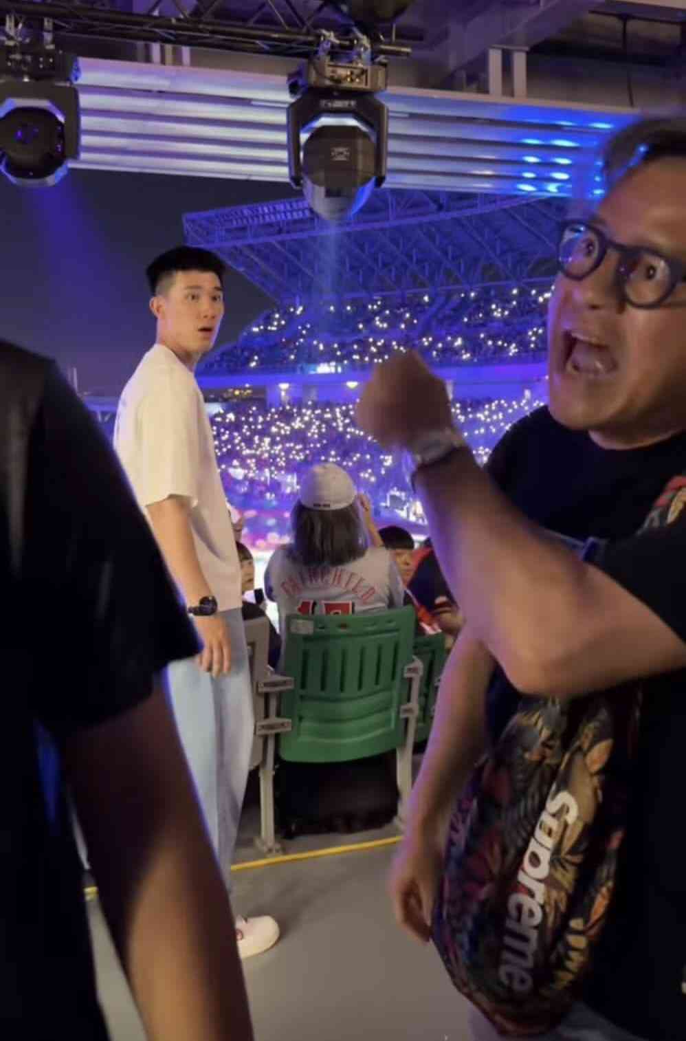 [分享] 亞太目睹打人鬧事的驚訝球迷 - 棒球 - PTT.BEST 批踢踢爆文