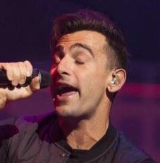 Hedley singer