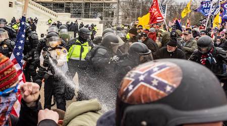 Police clash with supporters of President Donald Trump during the Jan. 6 riot at the U.S. Capitol. (Alex Kent/Tennessee Lookout)