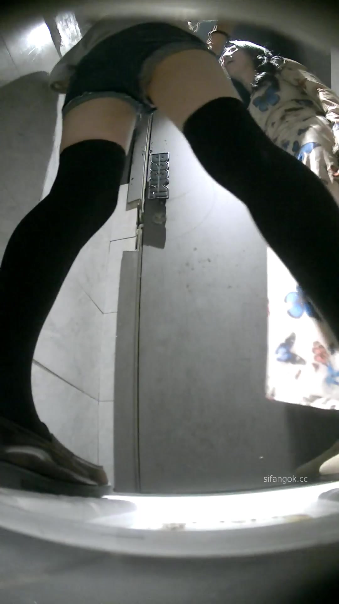 Toilet Spy — 0205(36) — screenshot 2
