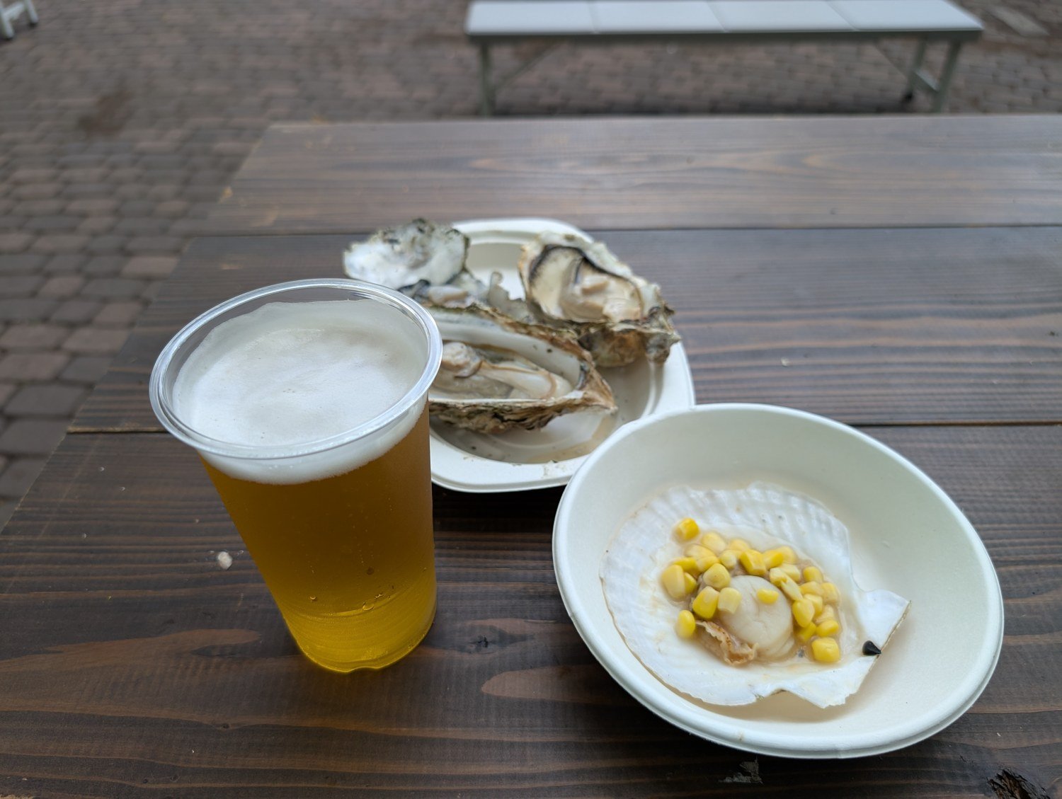 焼き牡蠣・焼きホタテと生ビール
