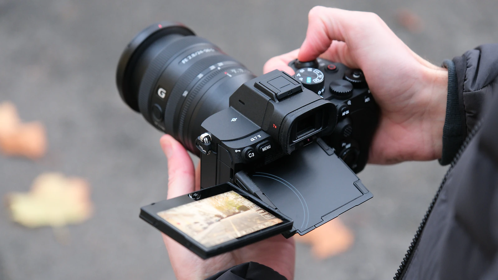 Sony A7 V giữ ngôi vương Nhật: Lumix S1R II liệu có đáng cân nhắc? - Hình 1