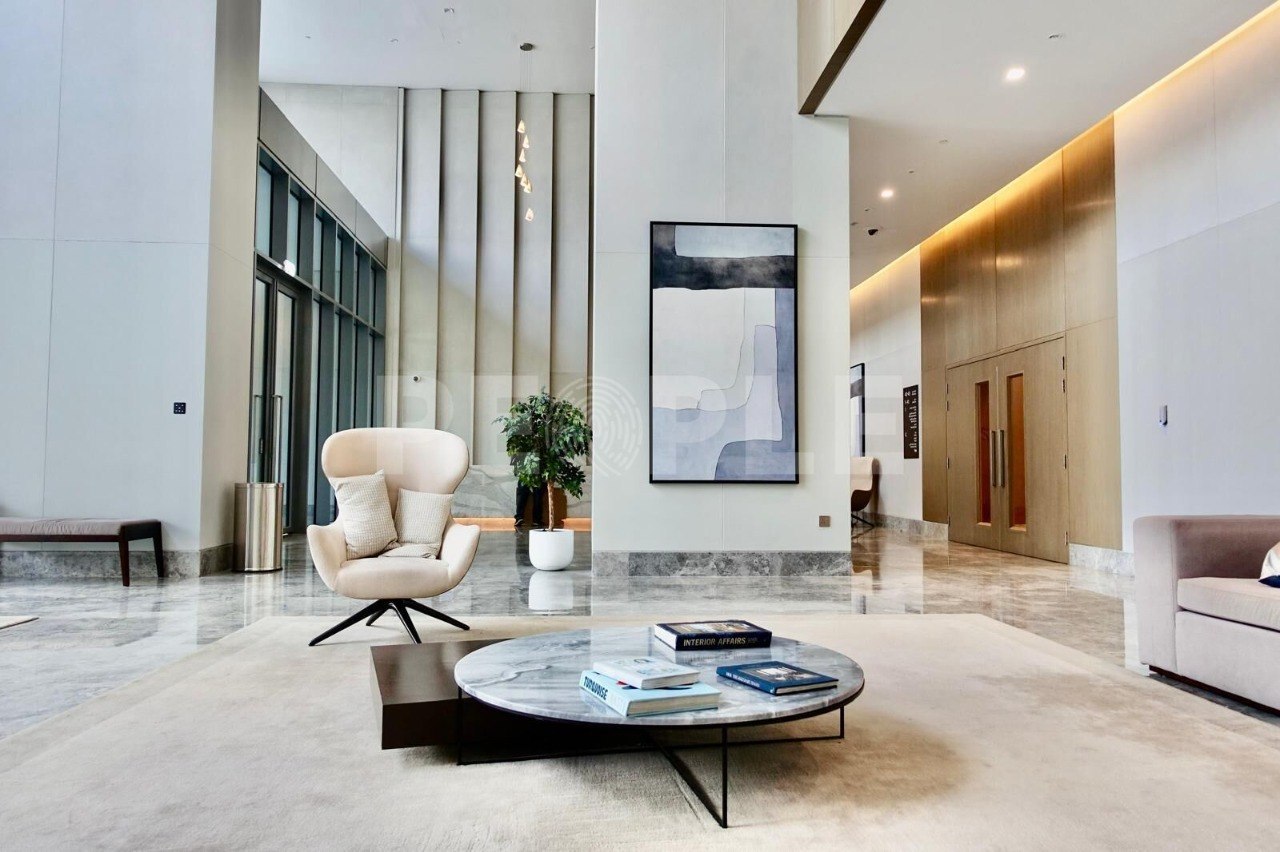 17 Icon Bay