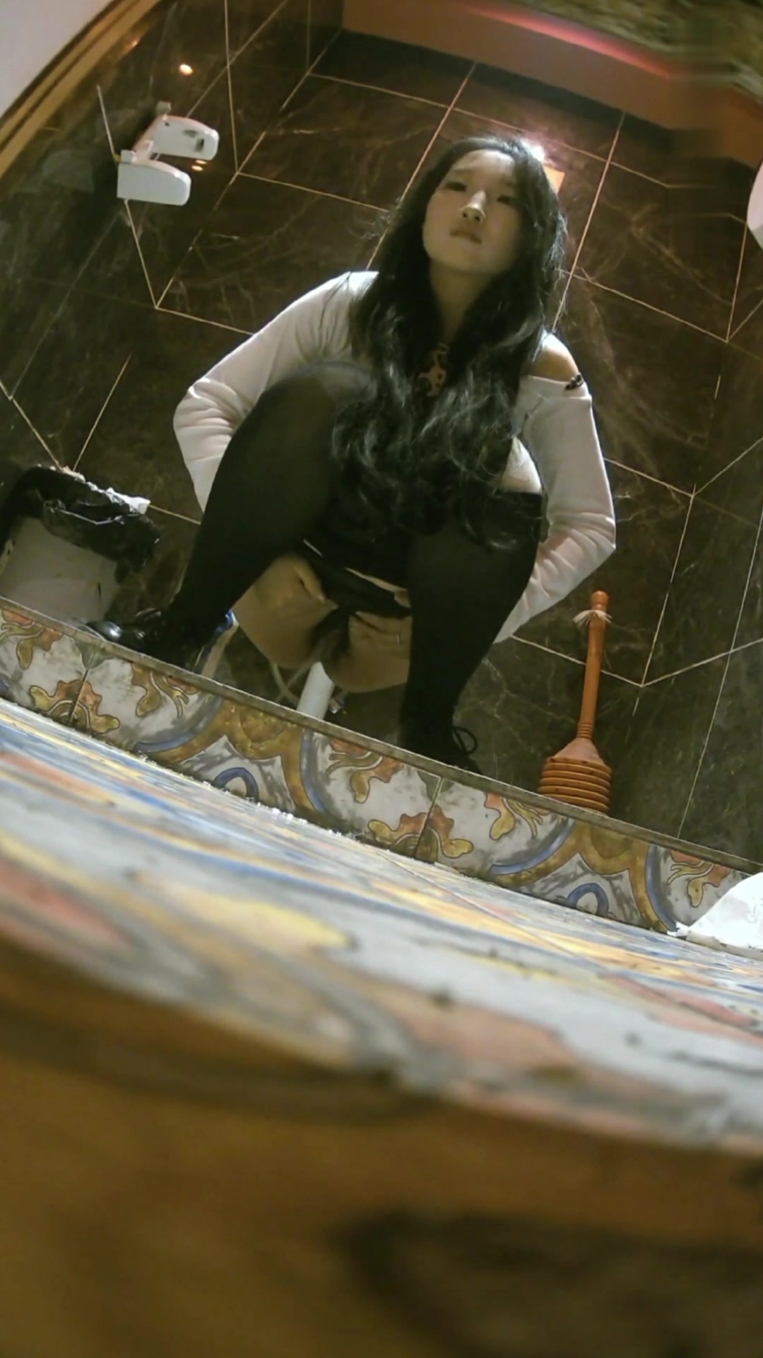 Toilet Spy — 0224(91) — screenshot 2