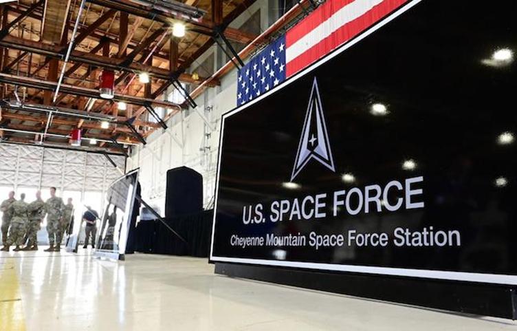 红色十月,Q风暴骑士快速阅读和总统在格鲁吉亚|凯特