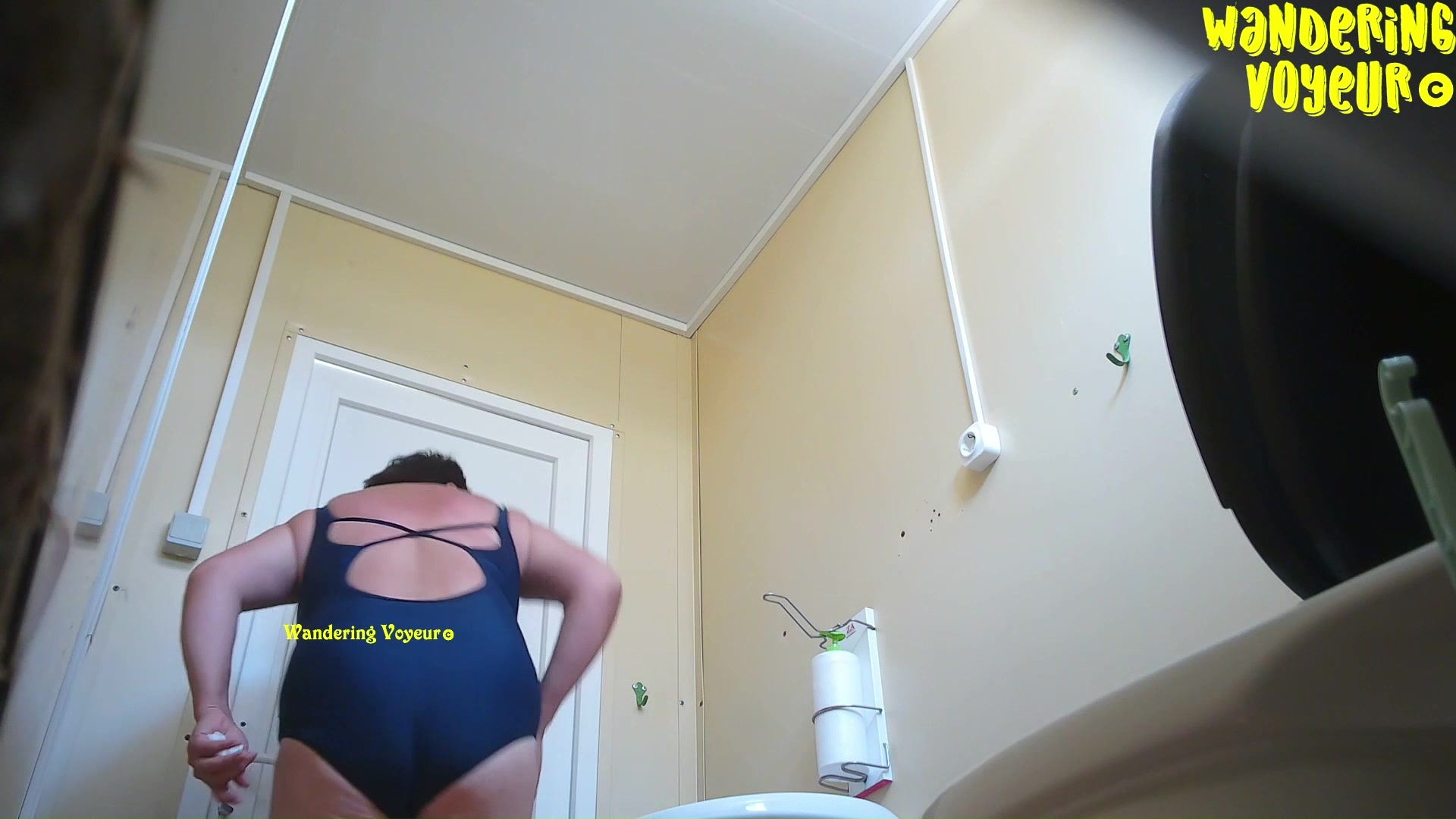Toilet Spy — 0122(18) — screenshot 2