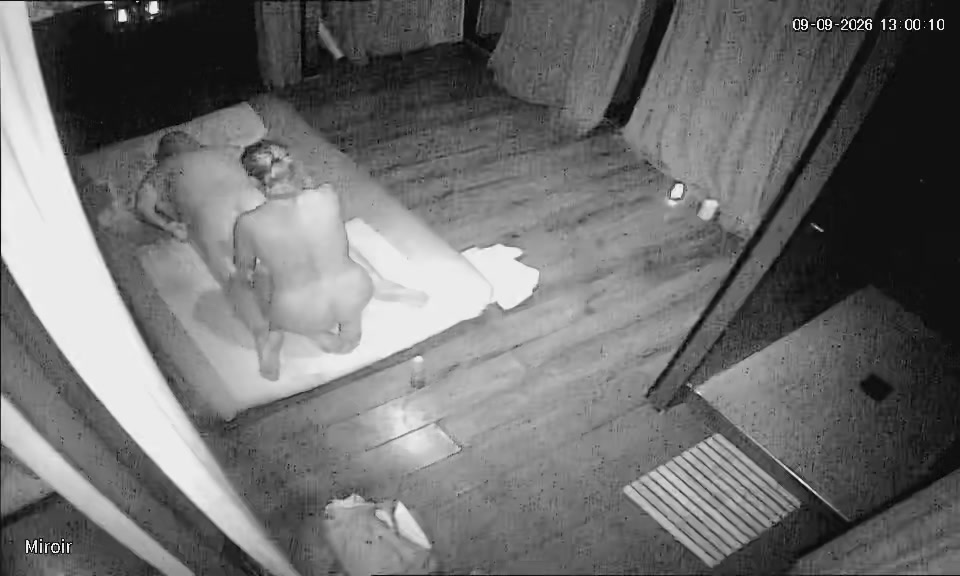 Hidden Voyeur 2 — 2M (18) — screenshot 2