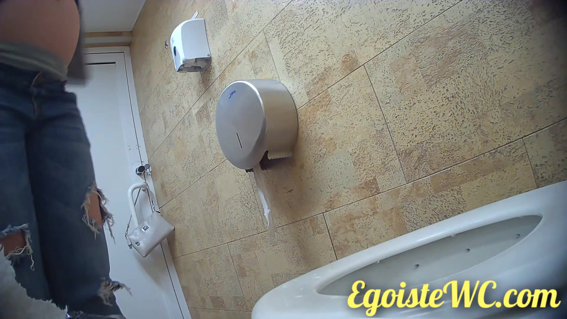 Toilet Spy — 0610(27) — screenshot 2