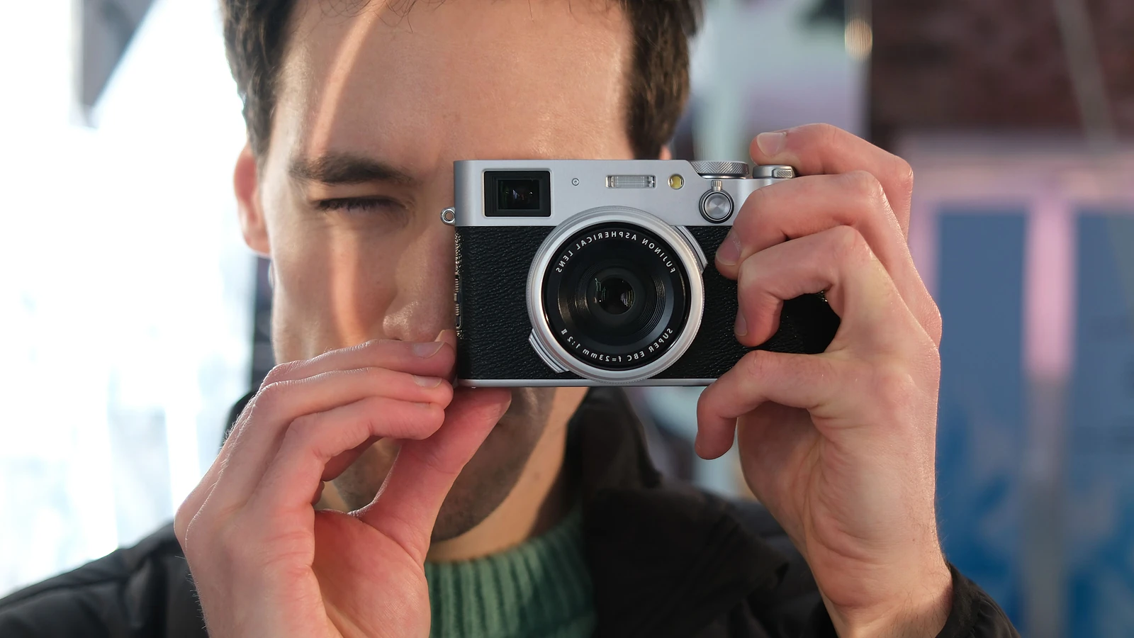 Fujifilm X100VI: Máy ảnh retro “soán ngôi” Sony A7 V tại Nhật Bản - Hình 1