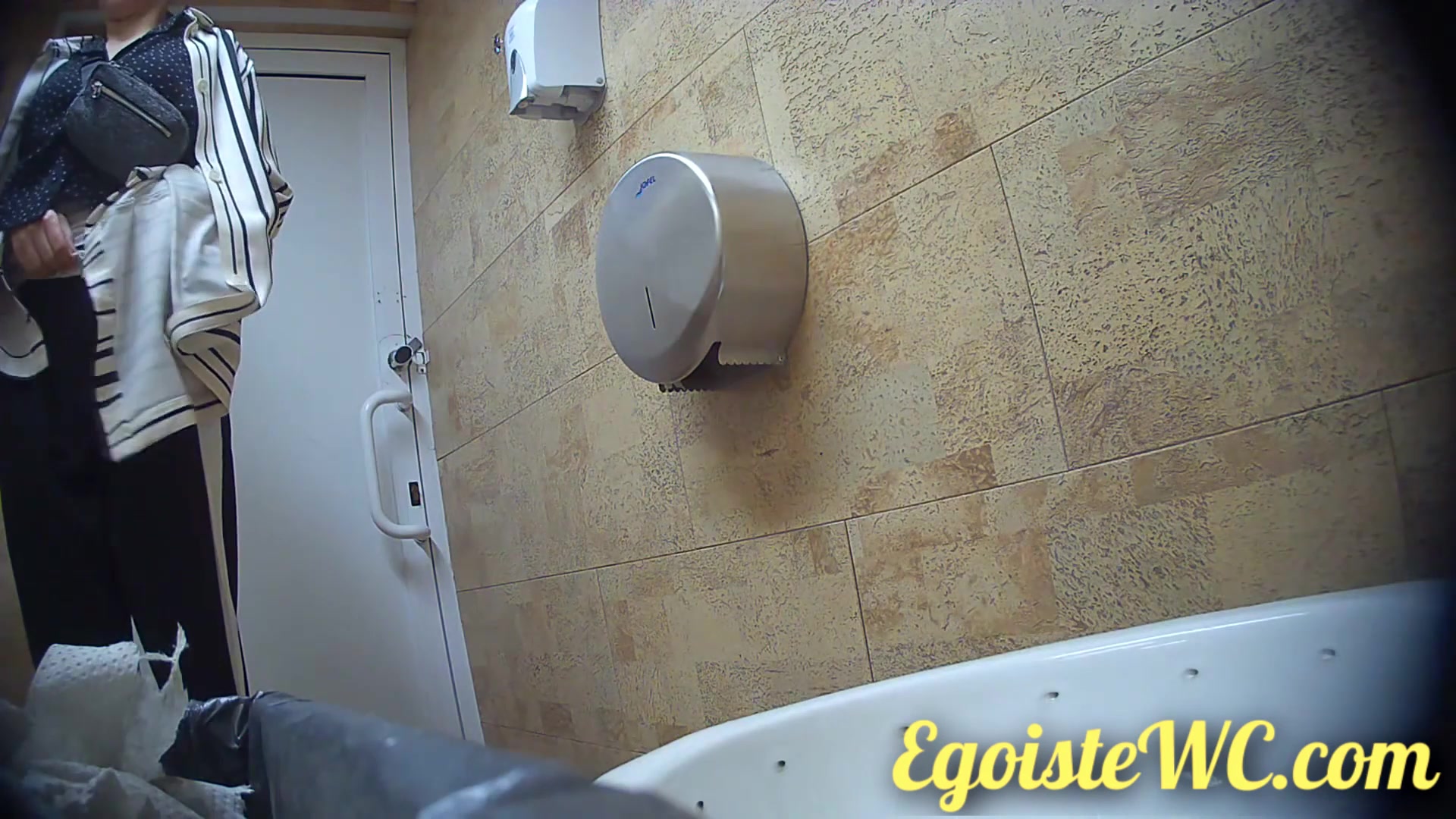 Toilet Spy — 0610(56) — screenshot 2