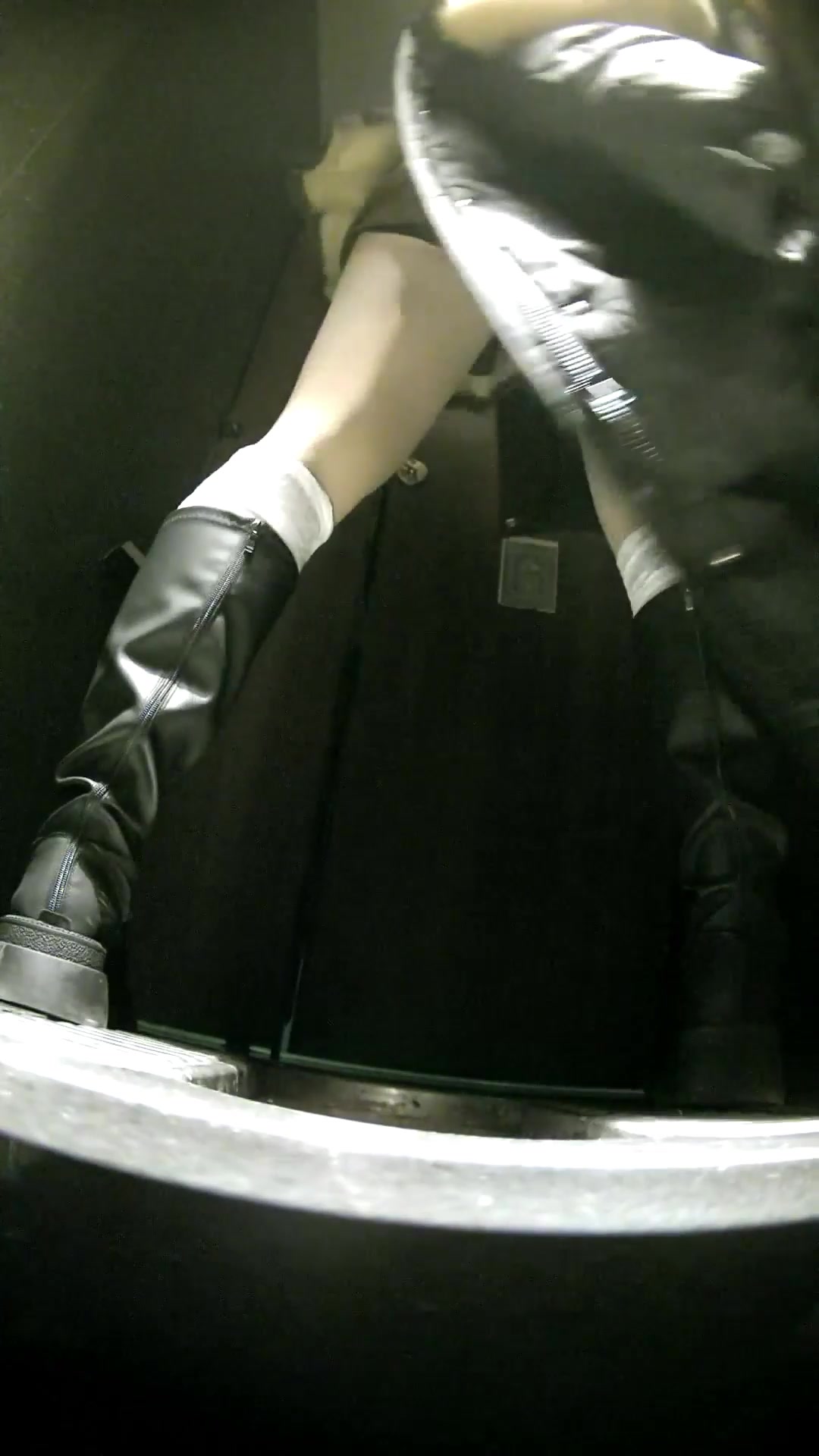 Toilet Spy — 0106(62) — screenshot 2