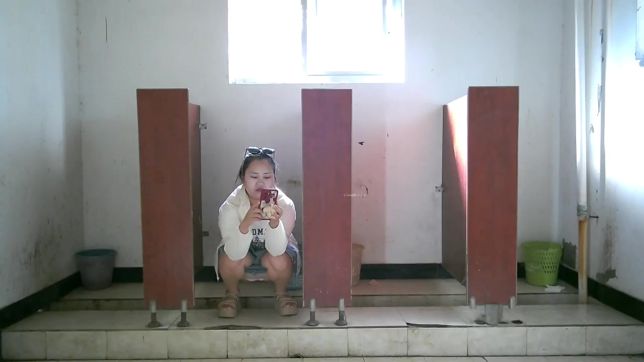 Toilet Spy — 0519(51) — screenshot 2
